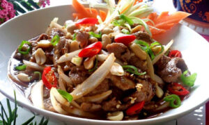 Cách làm món thịt bò sốt me ngon bá cháy!