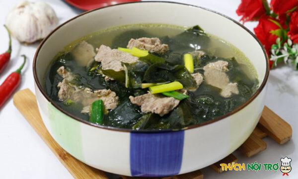 Cách làm món canh rong biển thịt bò ngọt thơm nóng hổi cực đơn giản !